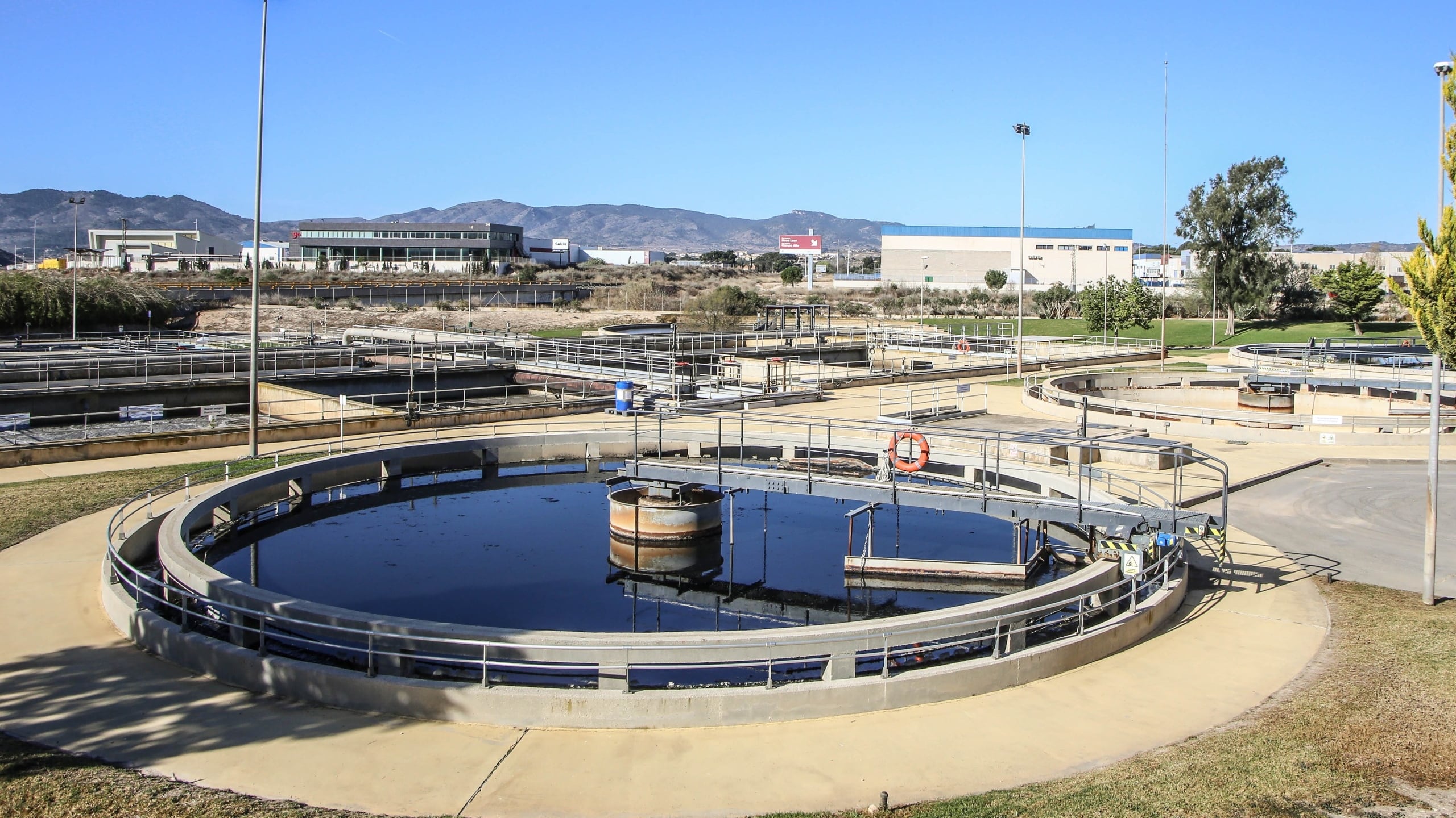 La ingeniera invita al público a reflexionar sobre lo que sucede con las aguas residuales