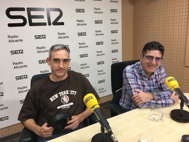 Miguel Angel Fuentes y Rafael Zurita, miembros de la junta directiva del Club Baloncesto Femenino San Blas