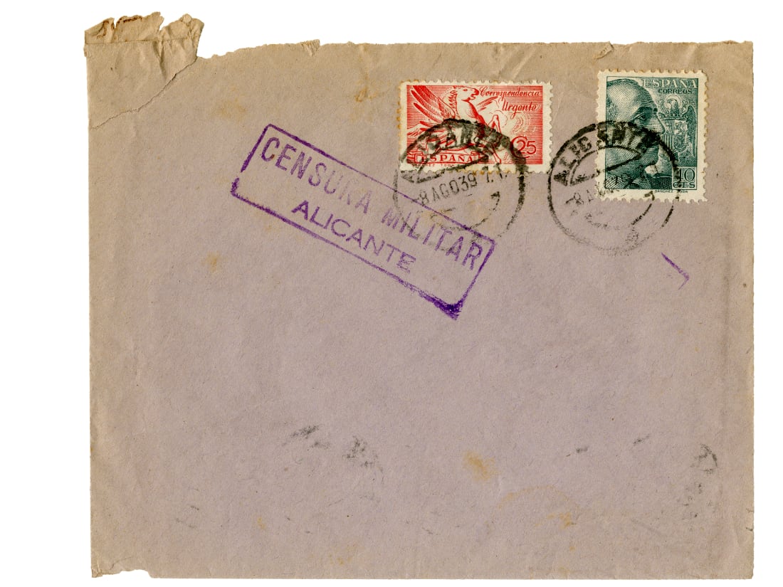 Sobre enviado desde Alicante en 1939, tras el final de la Guerra Civil Española y abierto bajo censura militar,