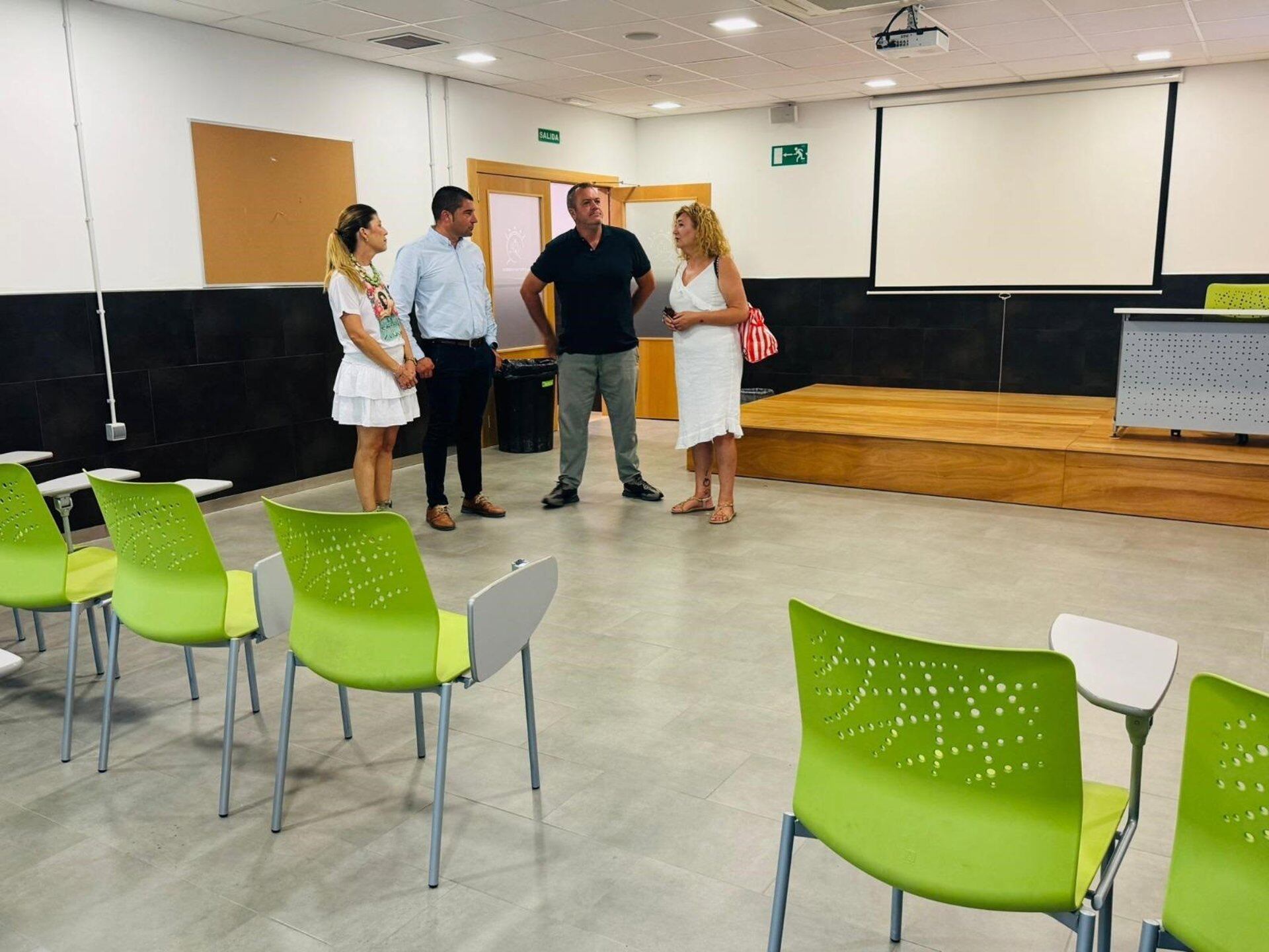 27/08/2025 El director general de Formación Profesional, Enseñanzas de Régimen Especial y Educación Permanente, Luis Quiñonero, visita, junto con concejales del Ayuntamiento de Lorca, as instalaciones municipales del complejo deportivo Felipe VI
ESPAÑA EUROPA SOCIEDAD MURCIA SOCIEDAD EDUCACIÓN
CARM