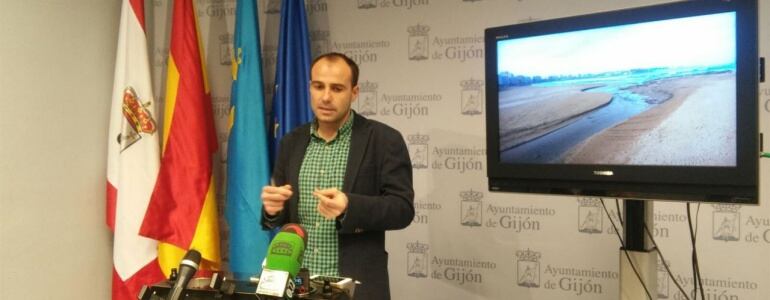 César González en rueda de prensa