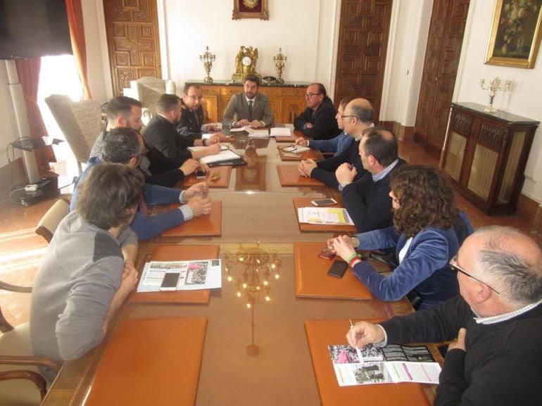 Reunión de Antidio Fagúndez con los presidentes de las cofradías afectadas