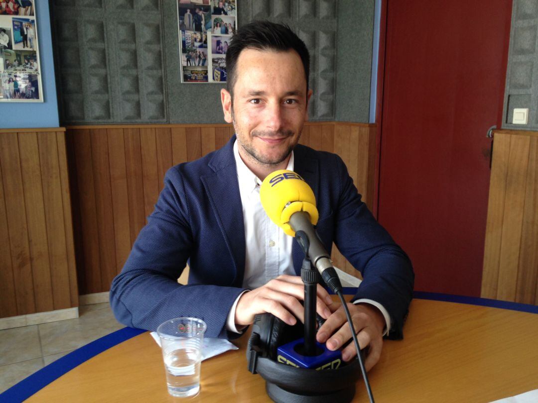 Imagen de archivo del alcalde en los estudios de Radio Ibiza