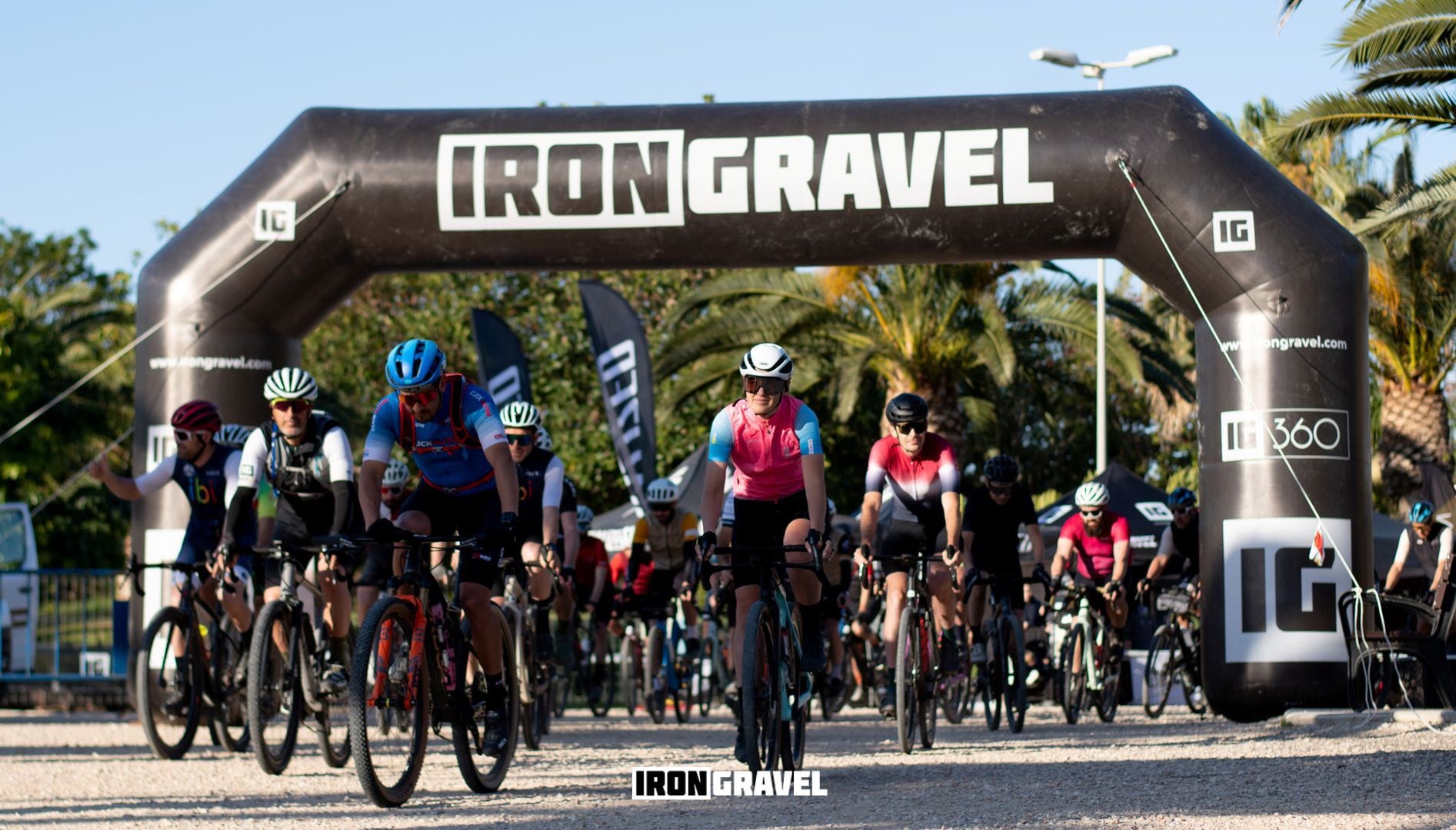 Salida de los participantes en una de las ediciones anteriores de la Iron Gravel Alicante