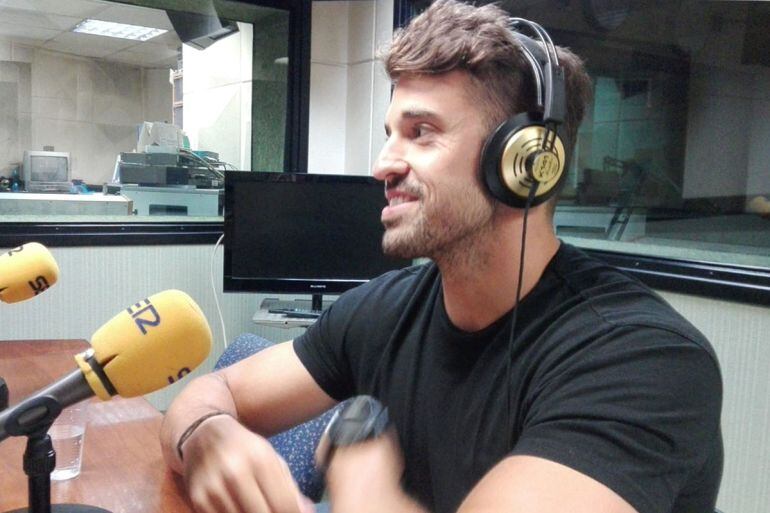 El palista zamorano, Carlos Garrote, en los estudios de Radio Zamora