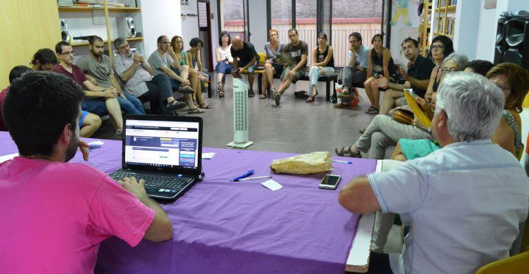 L'assemblea de la CUP a Reus d'aquest dilluns.