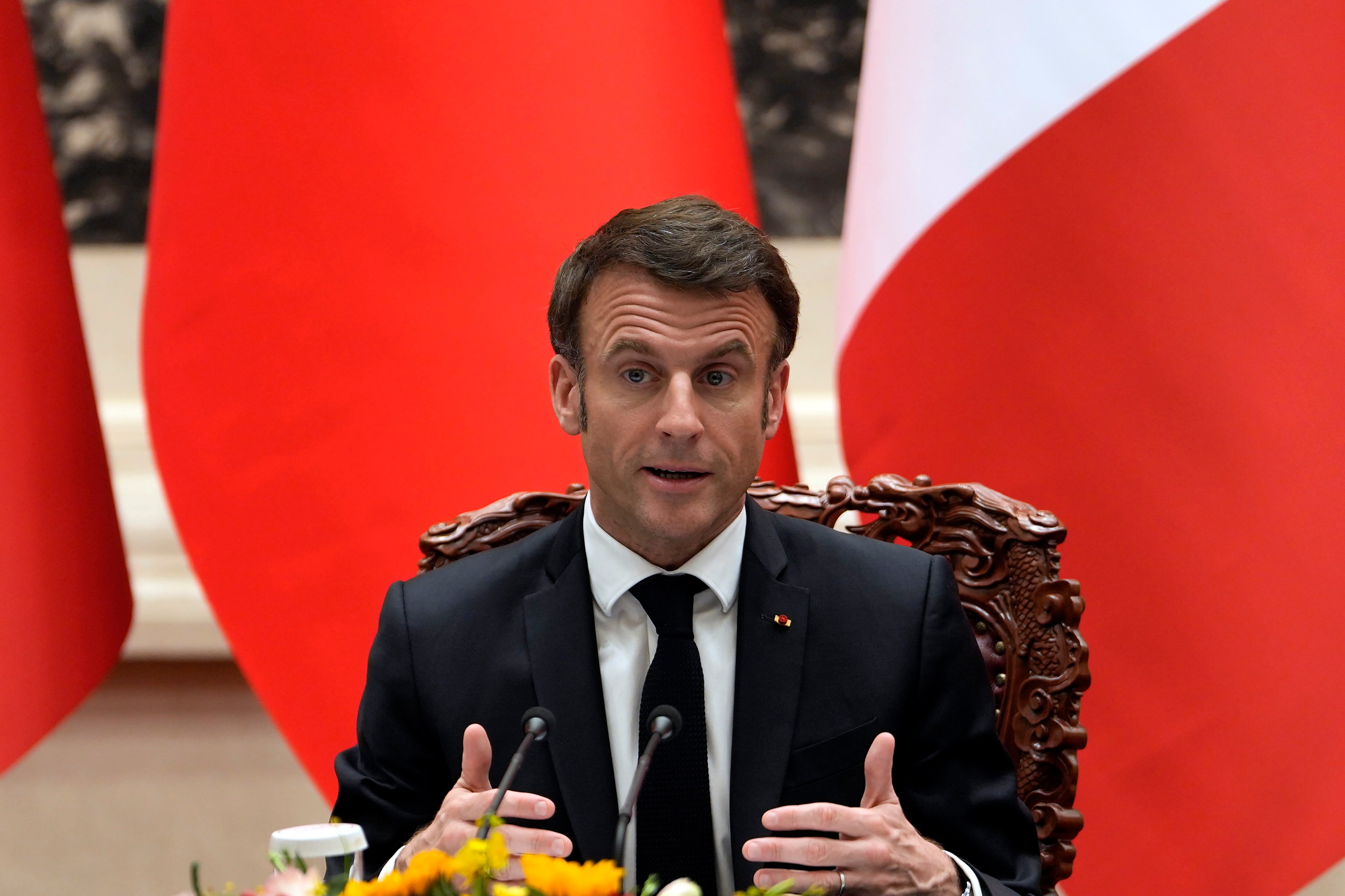 Macron durante su visita a China