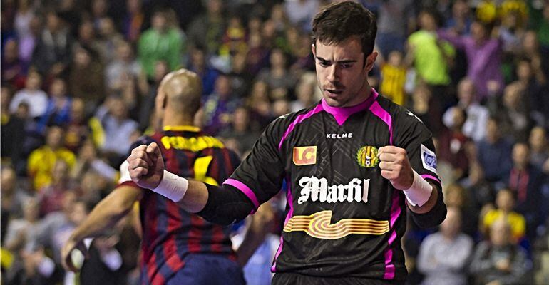 El nuevo jugador del Jaén Paraíso Interior defendiendo la camiseta del Catgas Santa Coloma