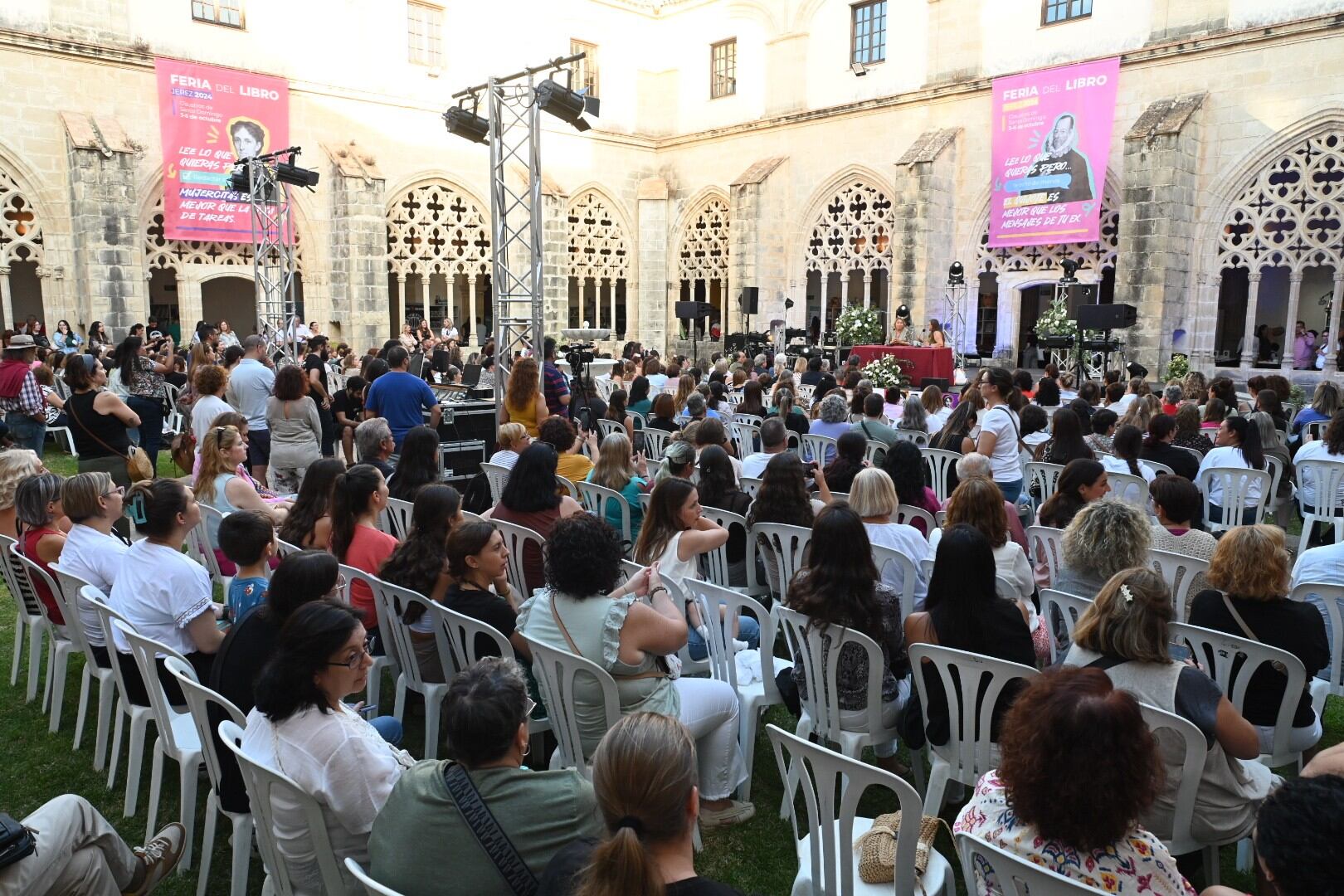 Una de las presentaciones de la Feria del Libro de Jerez 2024