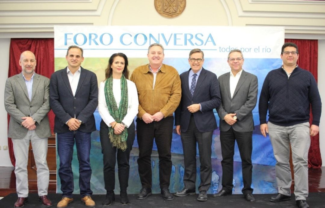 En la imagen, los participantes en el XII Foro Conversa