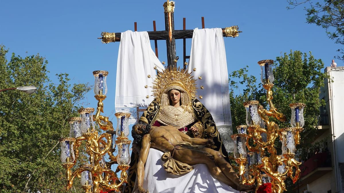 Detalle de un paso de Semana Santa