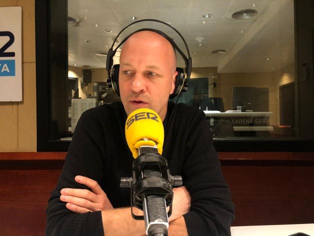 Jordi Cruyff se estrena en El Larguero, desde los estudios de SER Catalunya en Barcelona