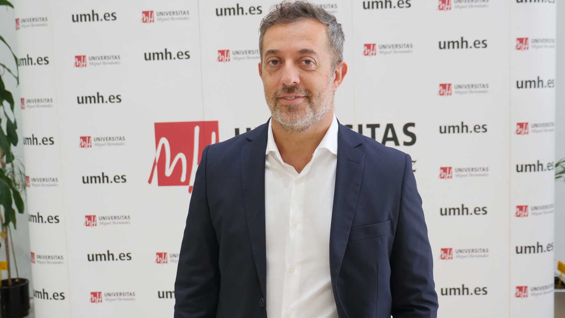 El vicerrector de la UMH de estudiantes y coordinación, José Juan López Espín