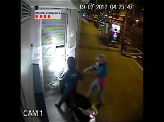 Imatge d'un dels robatoris captada per una càmera de seguretat