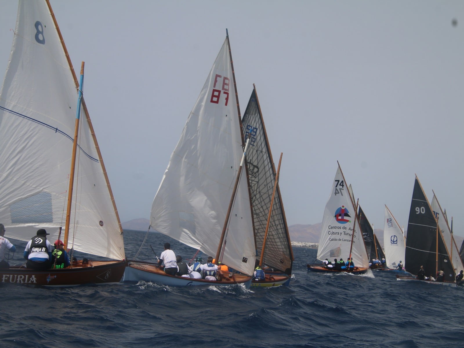 Participantes en el Trofeo Graciplus de Vela Latina en Lanzarote.