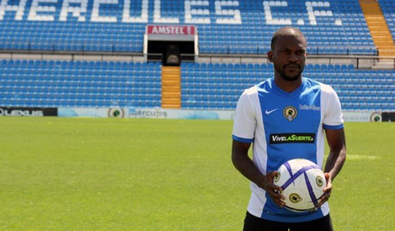 Omgba durante su presentación