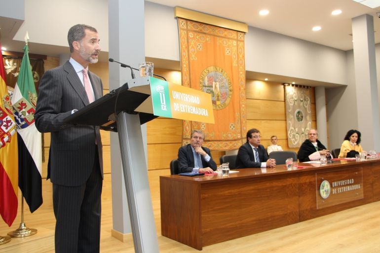 El Rey Felipe VI interviene en el acto inaugural del curso universitario celebrado en Cáceres