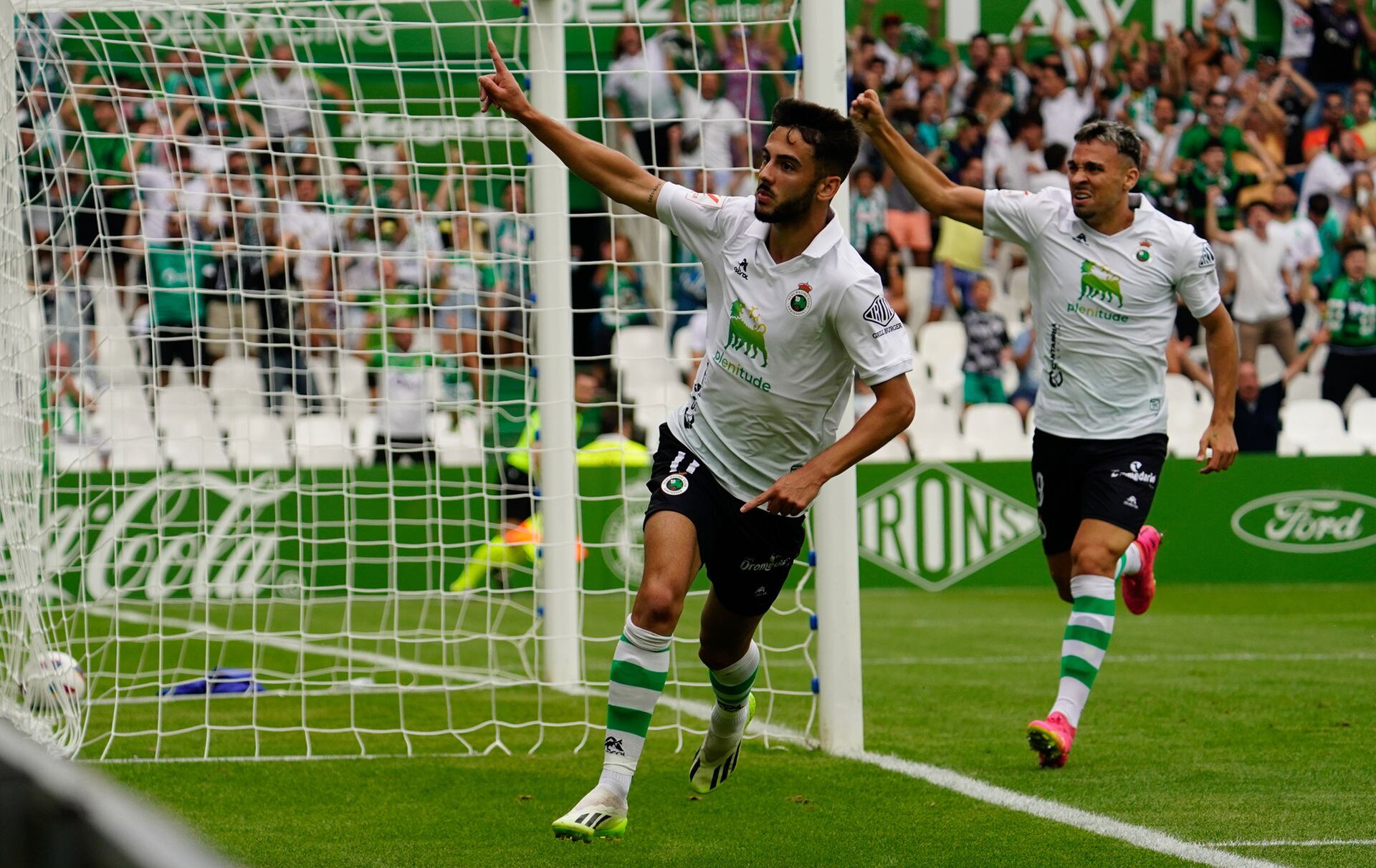 Andrés Martín y Arana celebran el 1-0