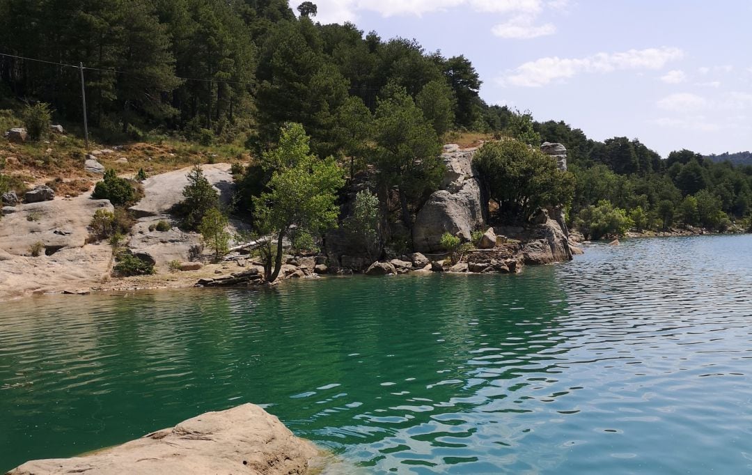 Paraje de la pequeña Ibiza en las orillas del embalse de la Toba, en la Serranía de Cuenca.