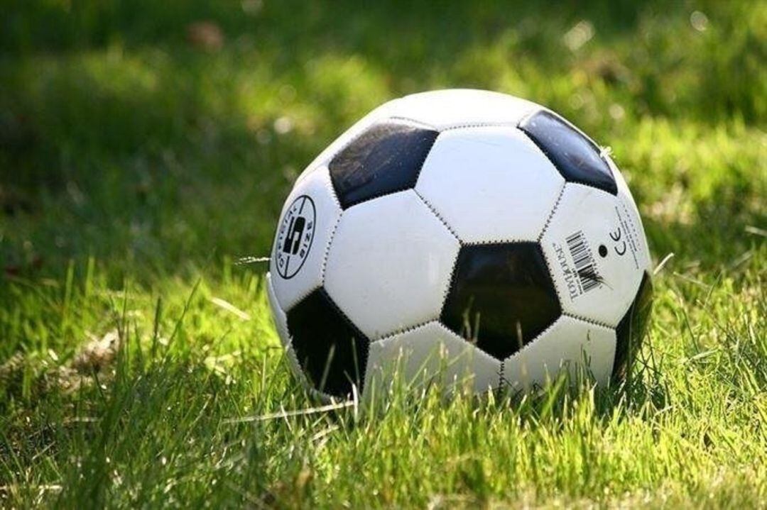 Fiscalía pide cuatro años de cárcel para aficionados de fútbol que insultaron a jugadores por su raza