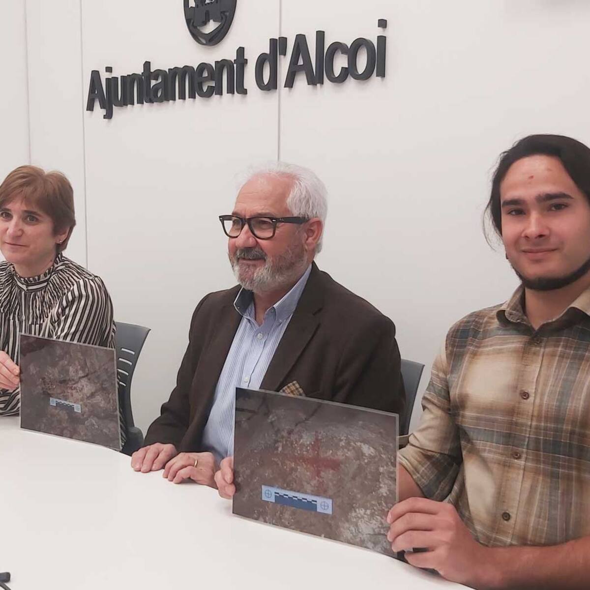 Un espeleólogo halla de forma accidental unas pinturas esquemáticas en la zona del Puig con una antigüedad de 5.000 y 7.000 años antes de Cristo