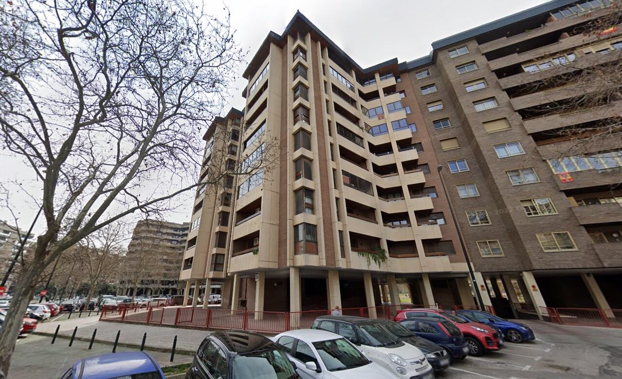 El incendio se ha declarado en la avenida Cesáreo Alierta