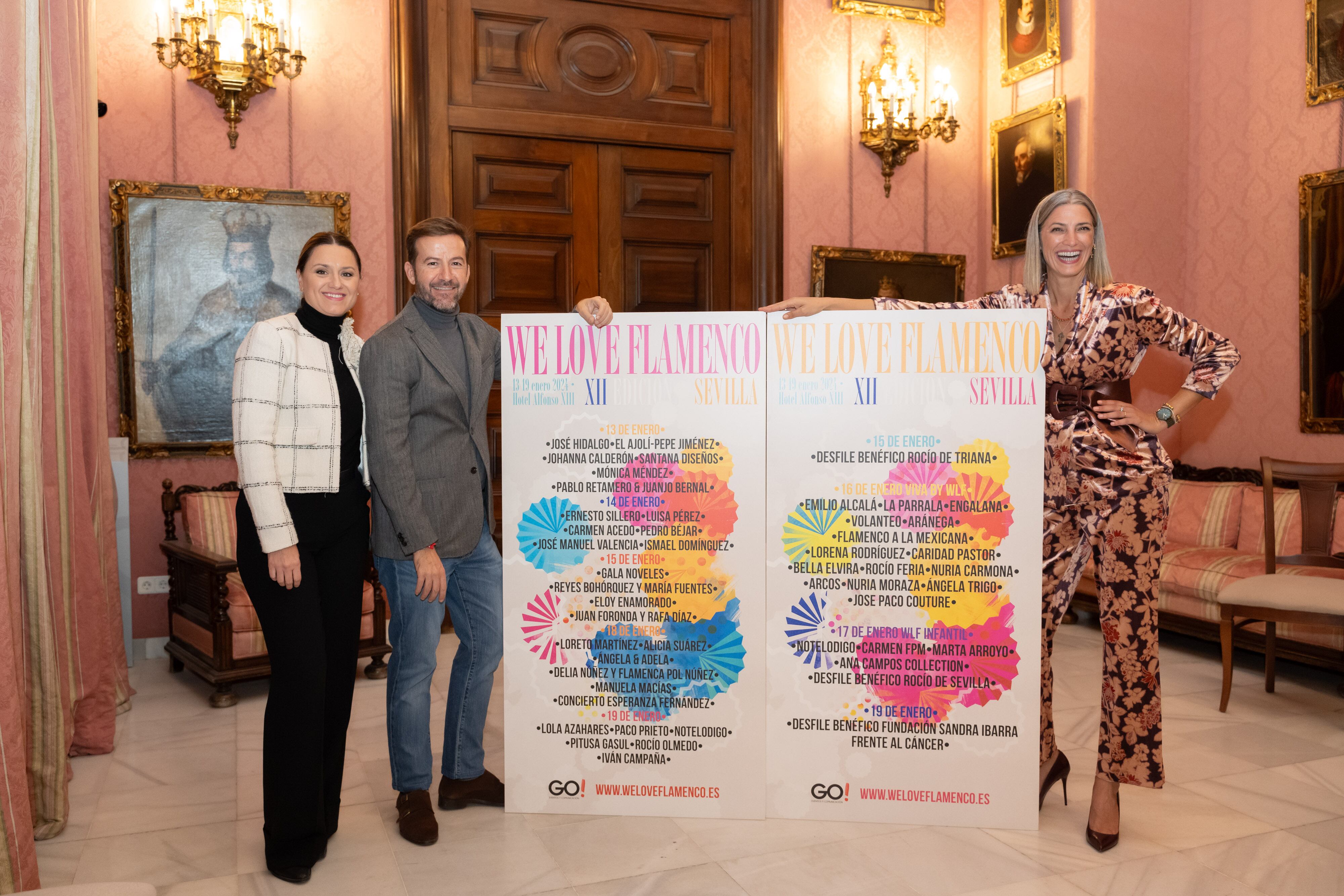 Minerva Salas, delegada de cultura, junto a Javi Villa y Laura Sánchez, de Go! Eventos, organizadores de la pasarela