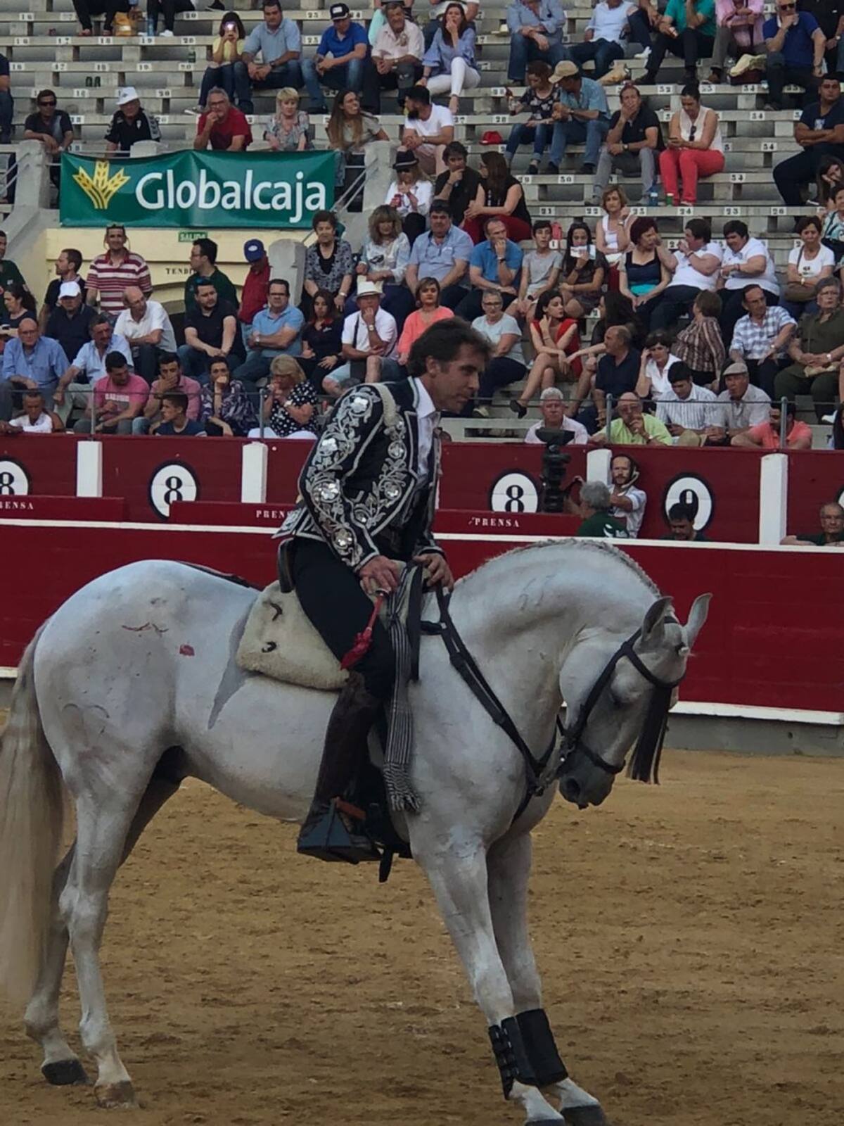 Corrida mixta de toros de Asprona en Albacete 