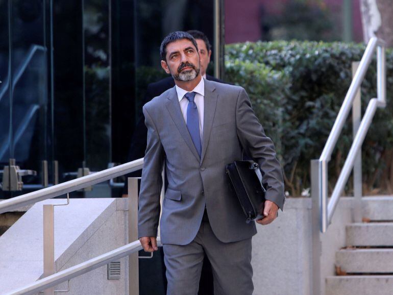 El mayor de los Mossos d'Esquadra, Josep Lluis Trapero, sale de la Audiencia tras prestar declaración como investigado por sedición