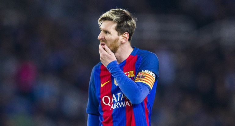 Leo Messi se lamenta durante el partido que el FC Barcelona disputó ante la Real Sociedad