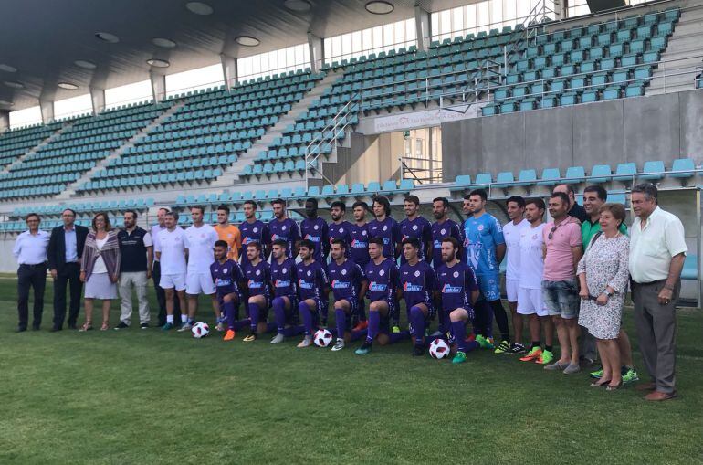 El Palencia Cristo Atlético ha presentado hoy su nueva equipación en La Balastera