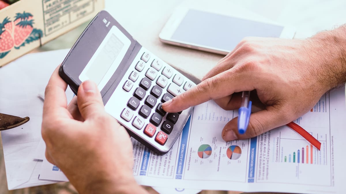 Entrevistamos a Mª Ángeles Gavilán, directora de Serfisa Asesores