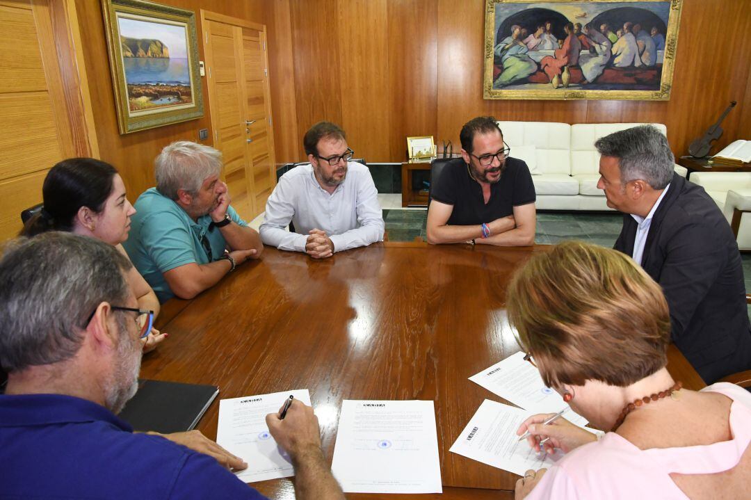 Firma del acta de replanteo del proyecto Teatro Auditorio de Xàbia.