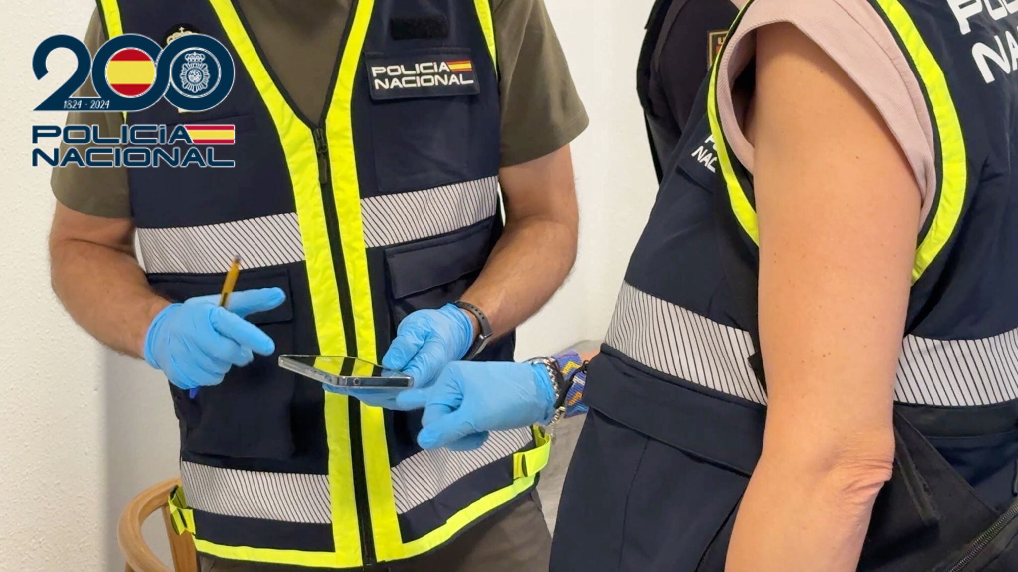 Un teléfono móvil utilizado para grabar a menores en Logroño