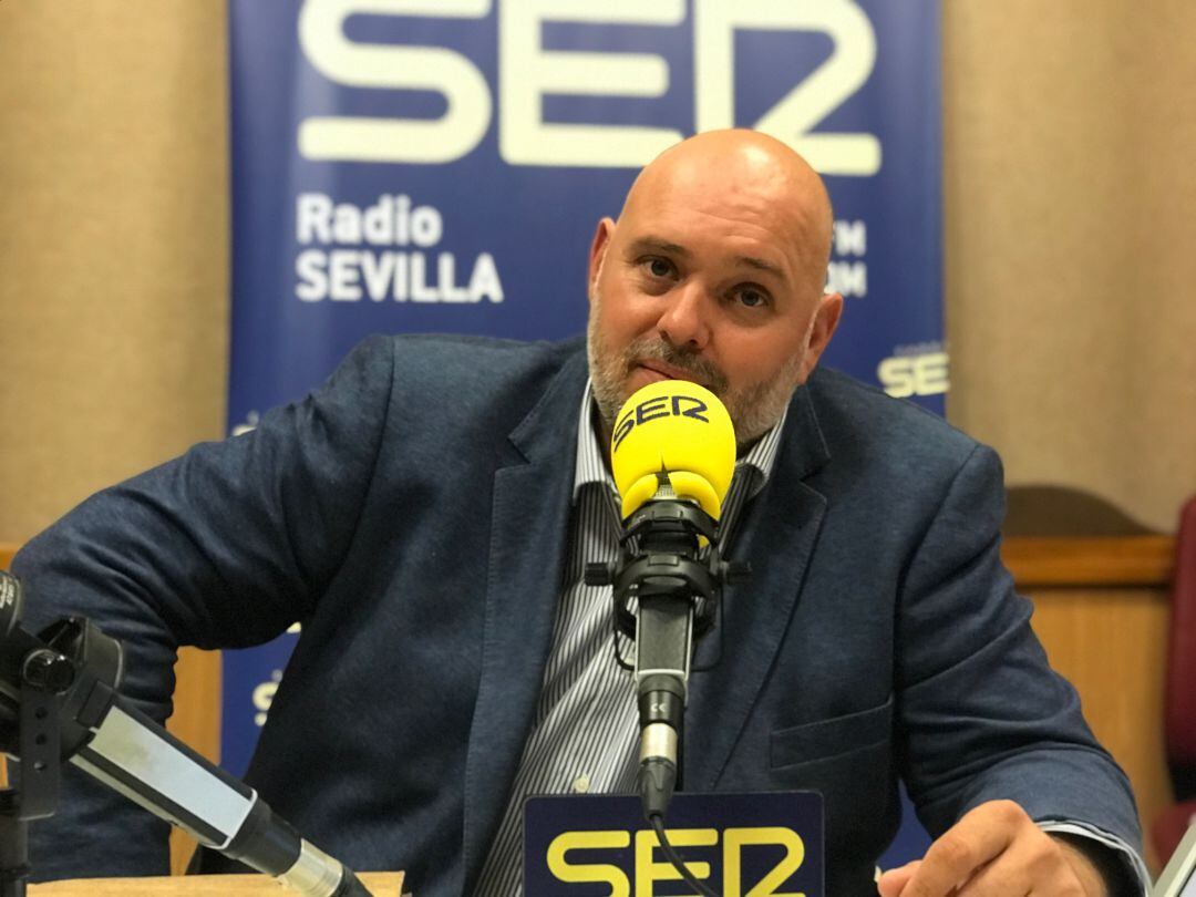 Ivan Walter Checa, CEO de Revestimientos Técnicos Sostenibles, RTS, en los estudios de Radio Sevilla.