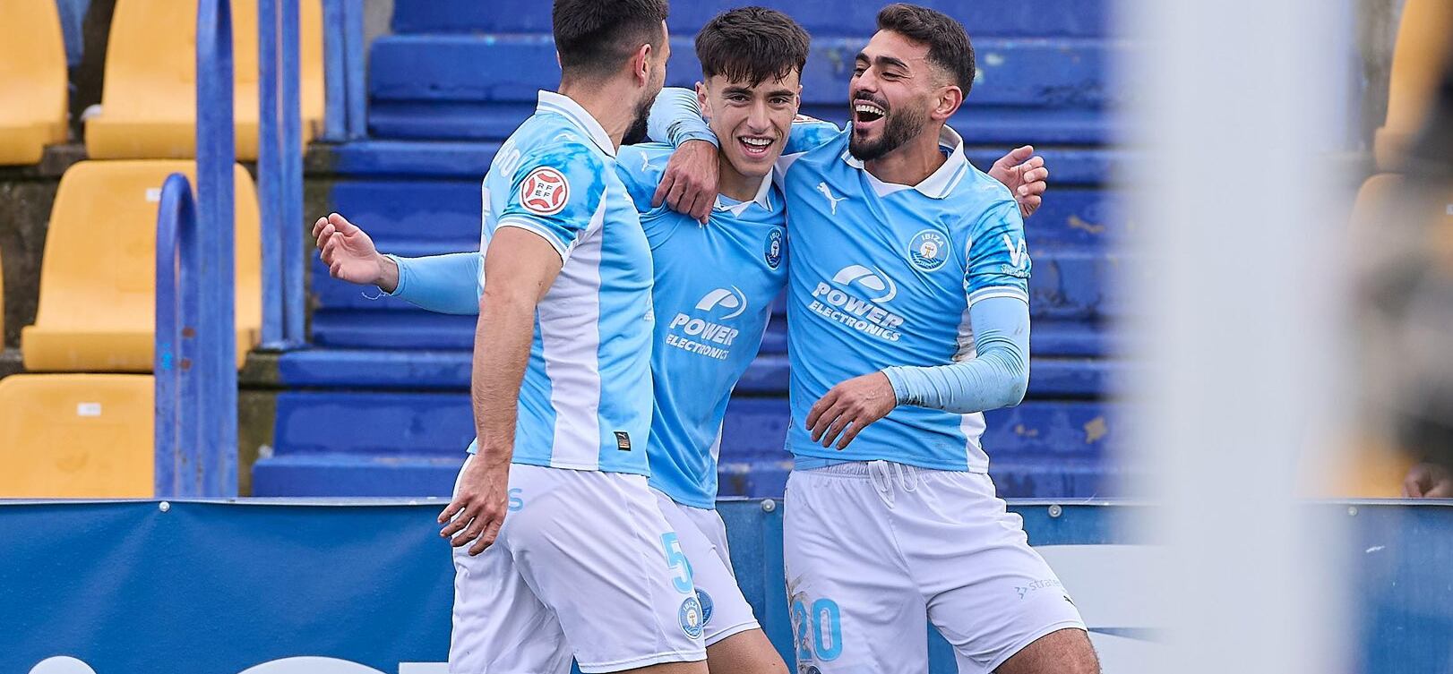 Celebración del gol de José Albert