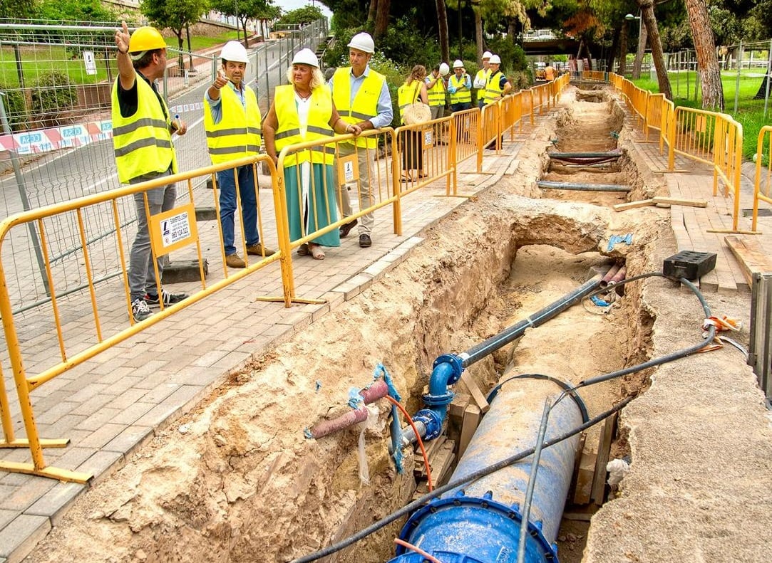 El Ayuntamiento de València ejecuta obras de mejora en el suministro de agua potable del norte de la ciudad.