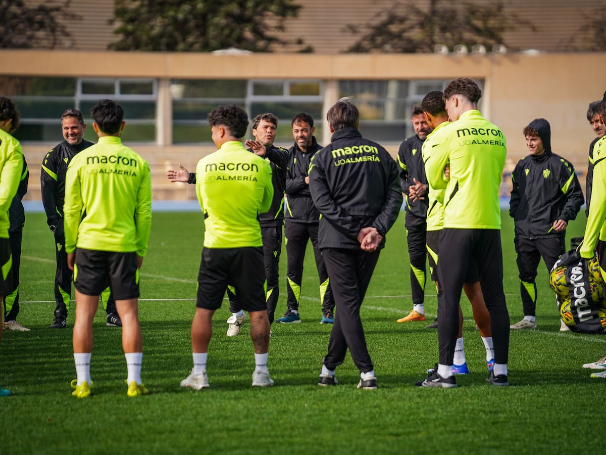 Comienza otra Liga en el Almería con estos 25 futbolistas
