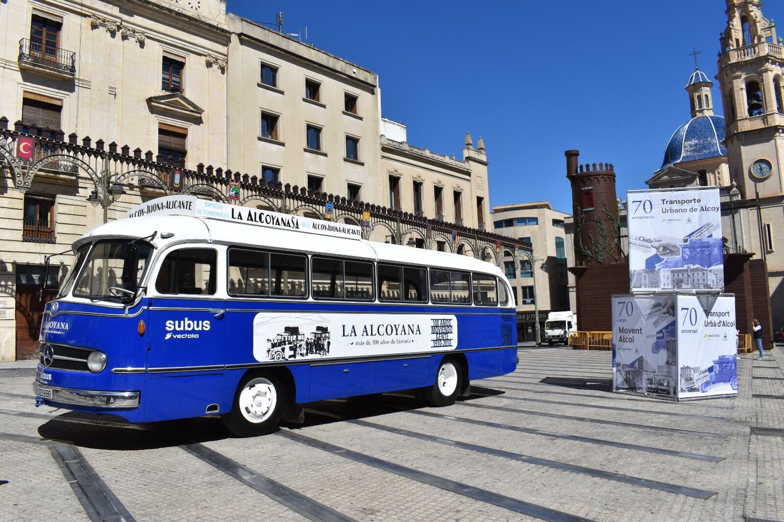 El autobús histórico de La Alcoyana estará expuesto en la Bandeja este jueves y el viernes para conmemorar el 70 aniversario del transporte público en Alcoy.