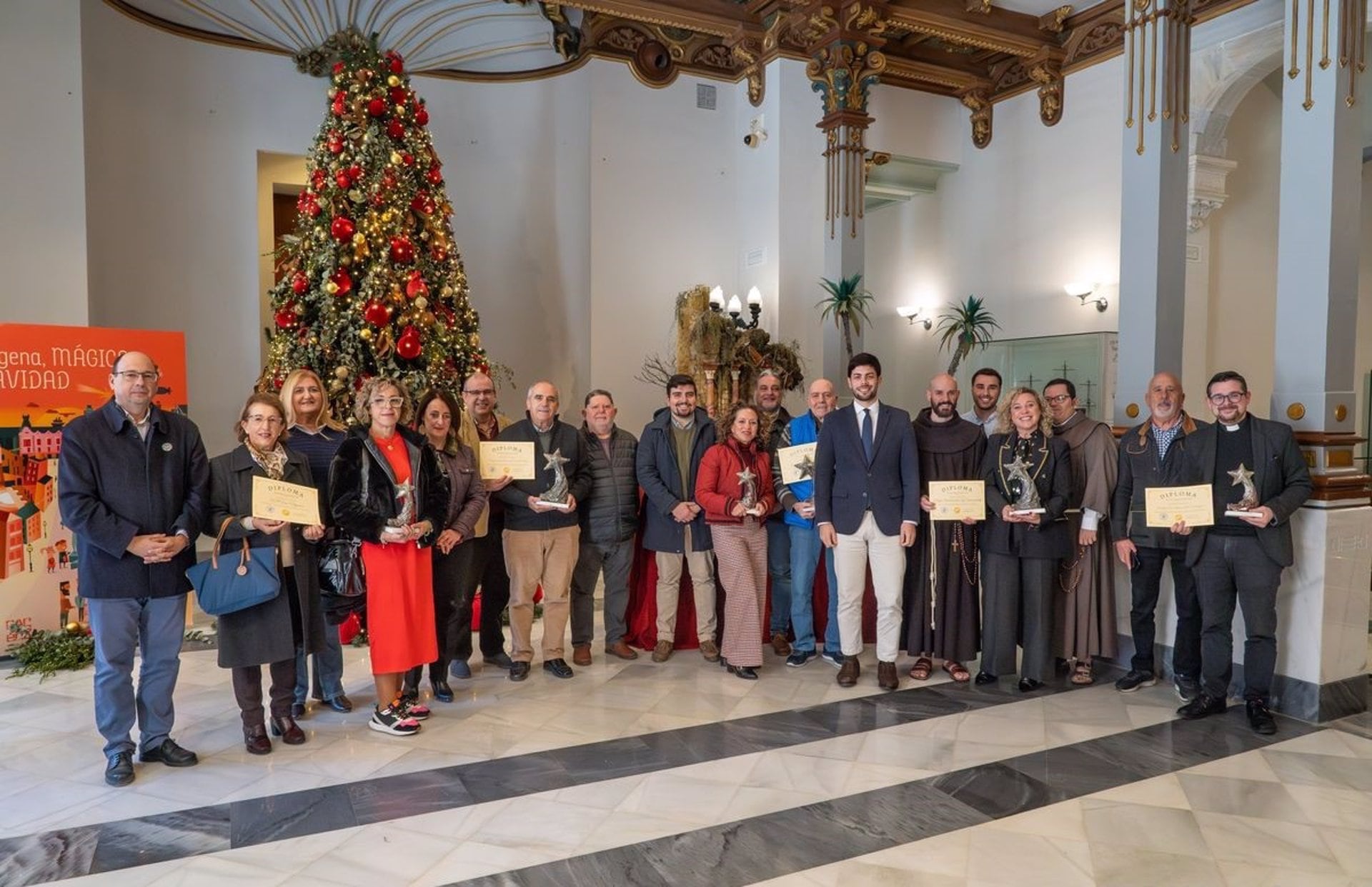 El concurso de Belenes Ciudad de Cartagena reúne a más de 20 participantes.
Más de veinte belenes han participado en el III Concurso de Belenes Ciudad de Cartagena este año. Este lunes los ganadores del concurso en las tres categorías, Particulares, Centros Educativos y Parroquias, han recibido su premio, según han informado fuentes municipales en una nota de prensa.