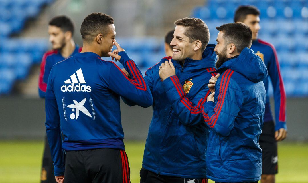 Rodrigo, entrenando con España.