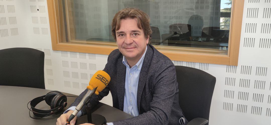 El alcalde de Fuenlabrada, Javier Ayala, en los estudios de SER Madrid Sur