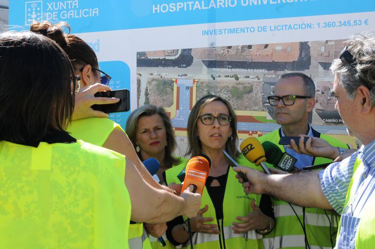 A conselleira de infraestruturas indicó que o Goberno galego tratará de acelerar as obras para que os ourensáns poidan contar axiña con accesos adecuados e dispoñer do servizo ás instalacións que están a ser ampliadas