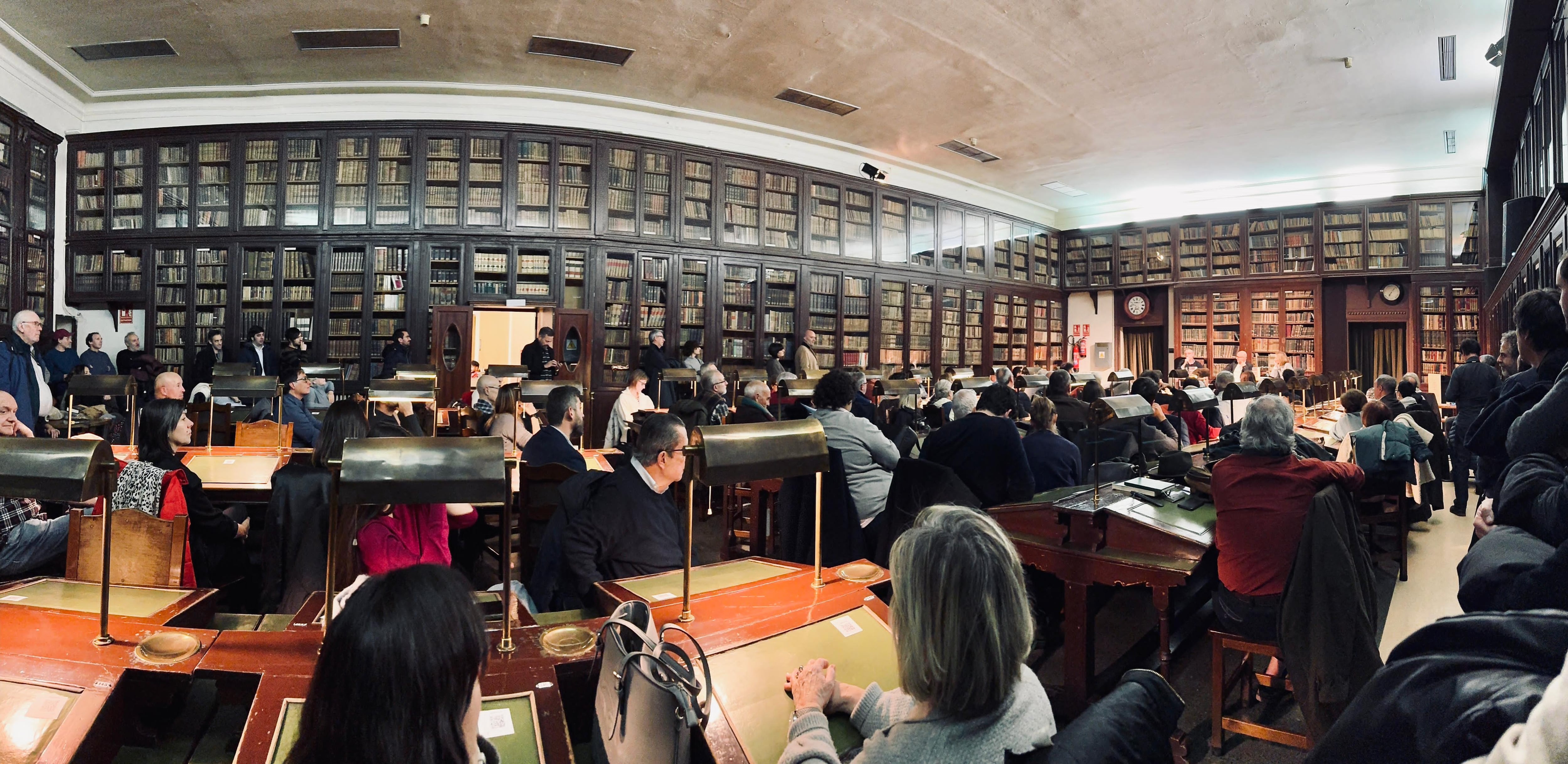 La sala de la biblioteca del Ateneo en la que ha tenido lugar la presentación de &#039;Herencia&#039;. (Foto: Yago de Vega)