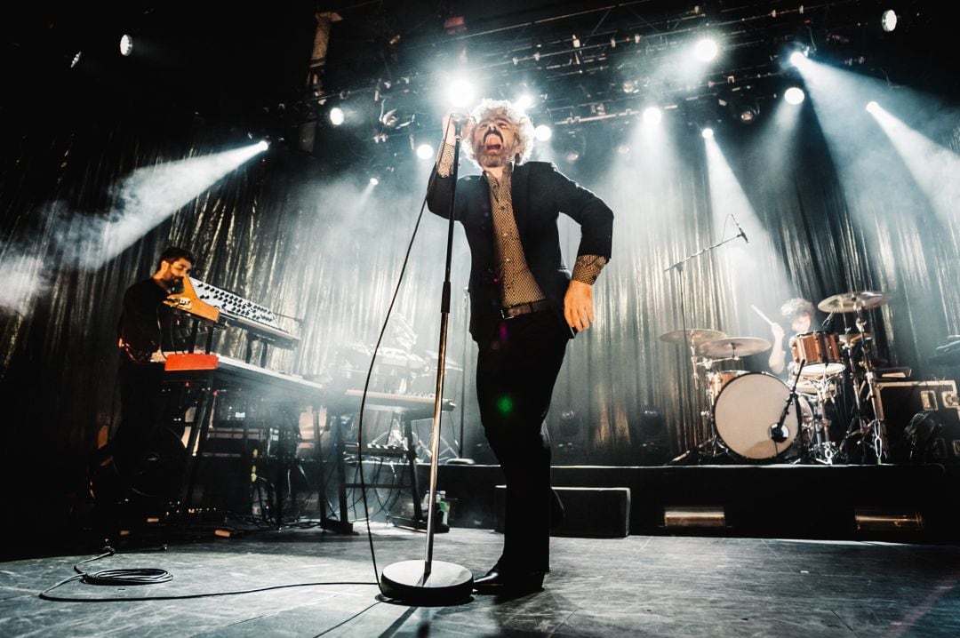 Abraham Boba, vocalista de la banda León Benavente, durante su concierto del jueves en la sala La Riviera de Madrid