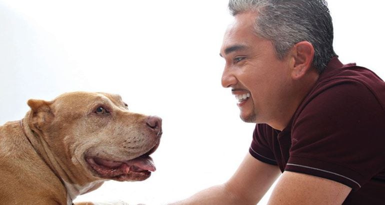 César Millán en una imagen promocional del programa. 