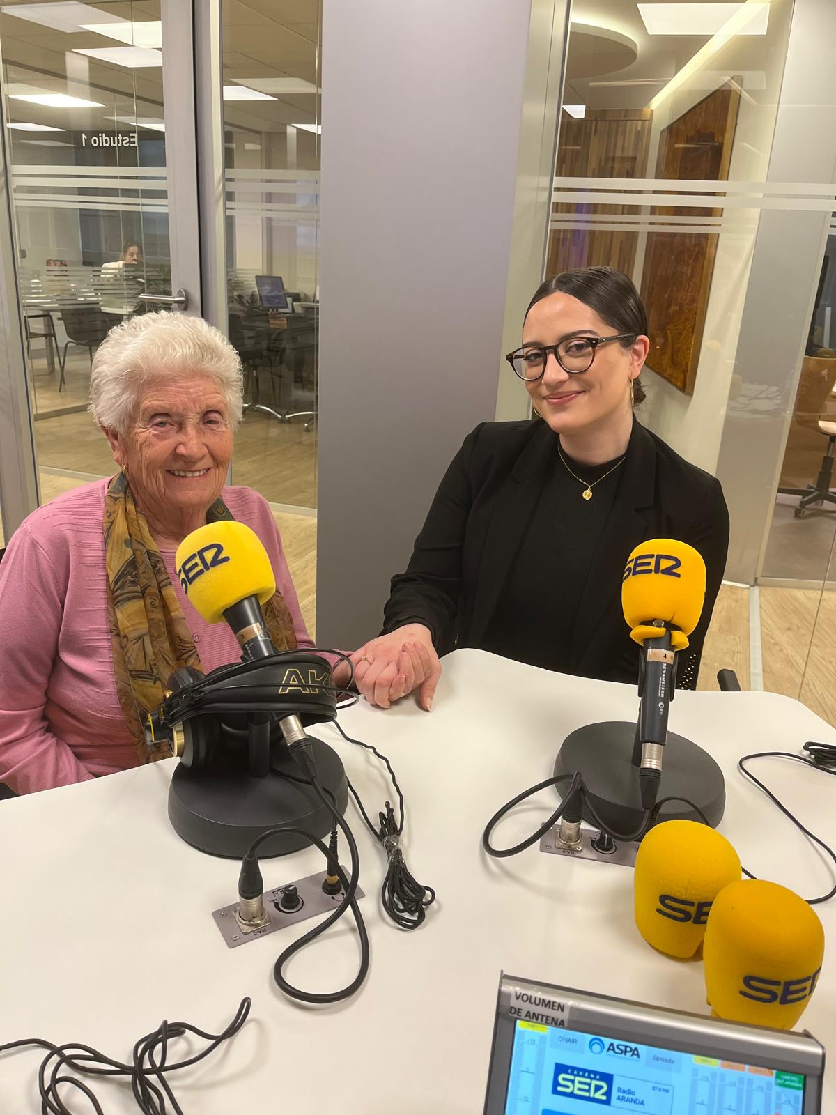 Ángeles, residente, y María, terapeuta