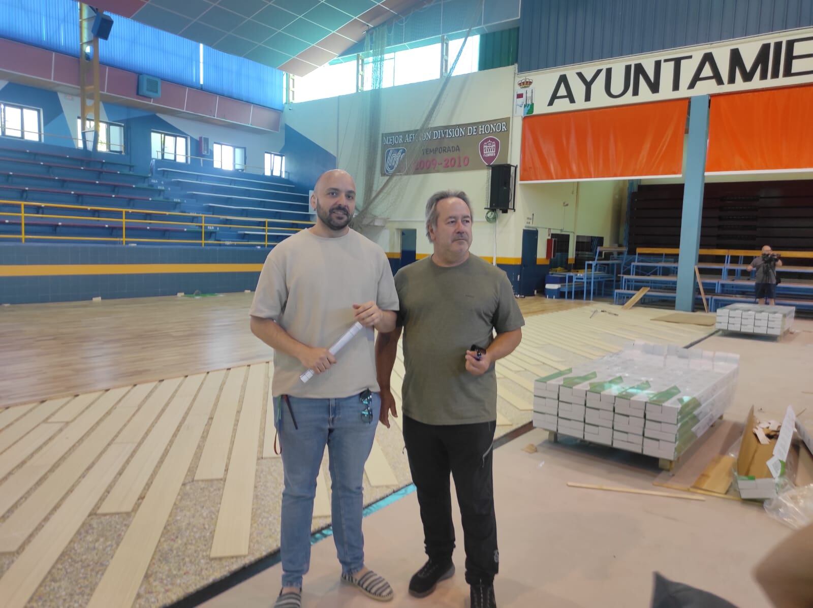 Presentación de la nueva tarima flotante del Pabellón Municipal &#039;Ángel Nieto&#039; en Zamora