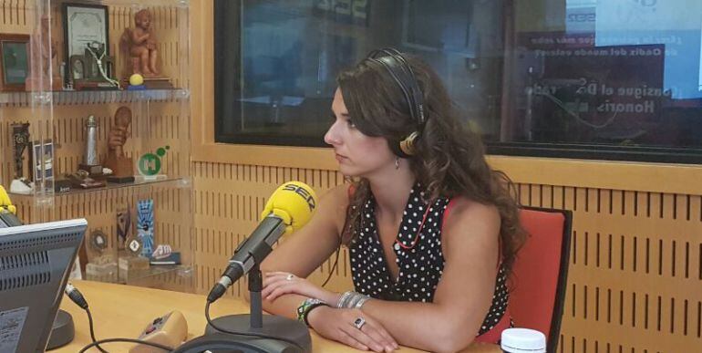 Noelia Vera en los estudios de Radio Cádiz