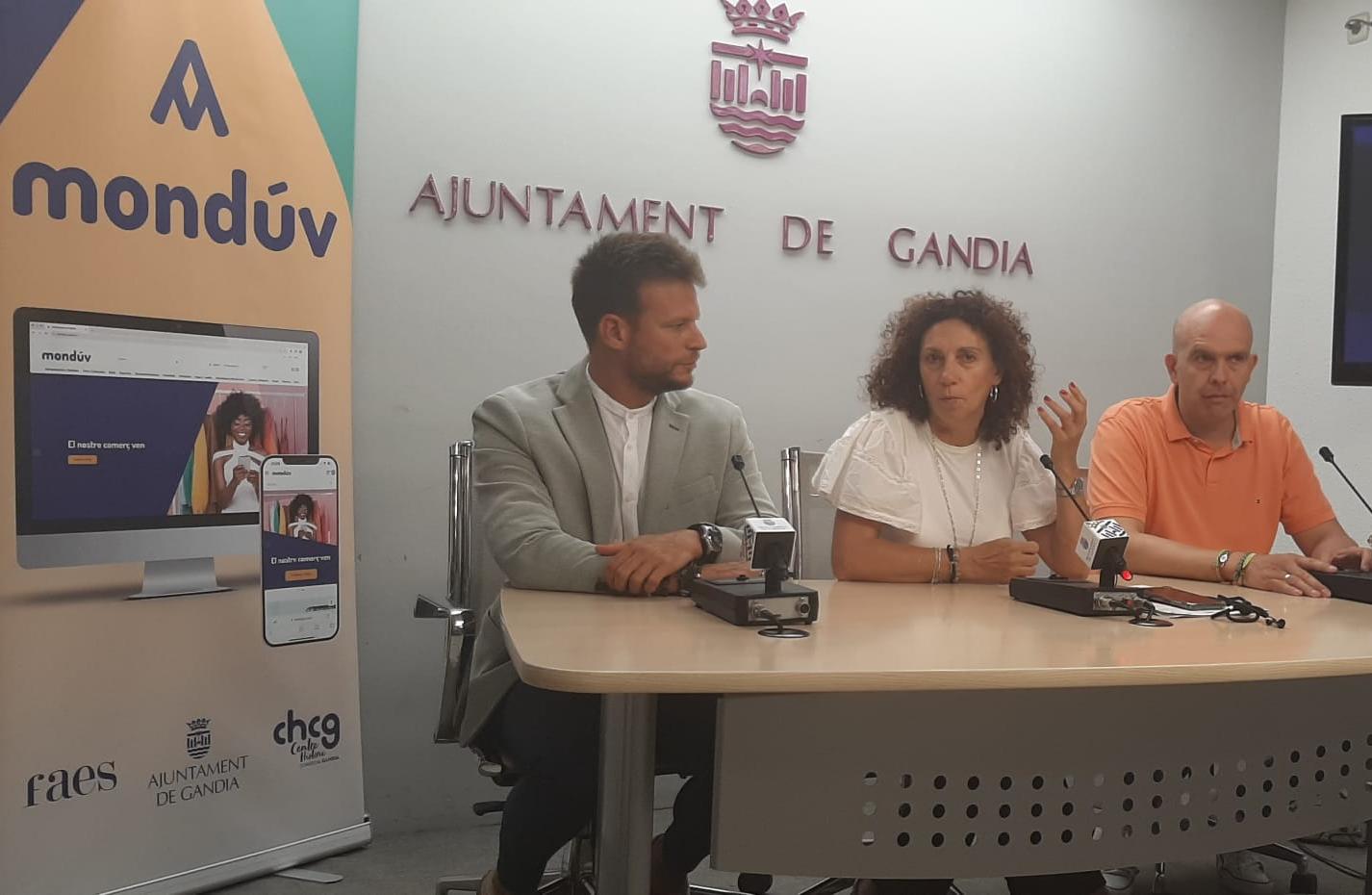 Un momento de la rueda de prensa en el que se ha presentado el nuevo marketplace de Gandia, monduv.com